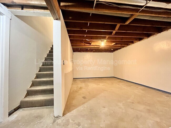 Building Photo - 818 Delray Ave SE