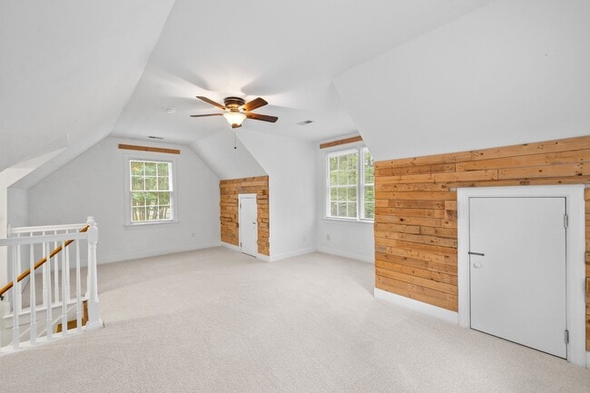 Building Photo - *Charming Farmhouse Style Retreat in Youngsville*