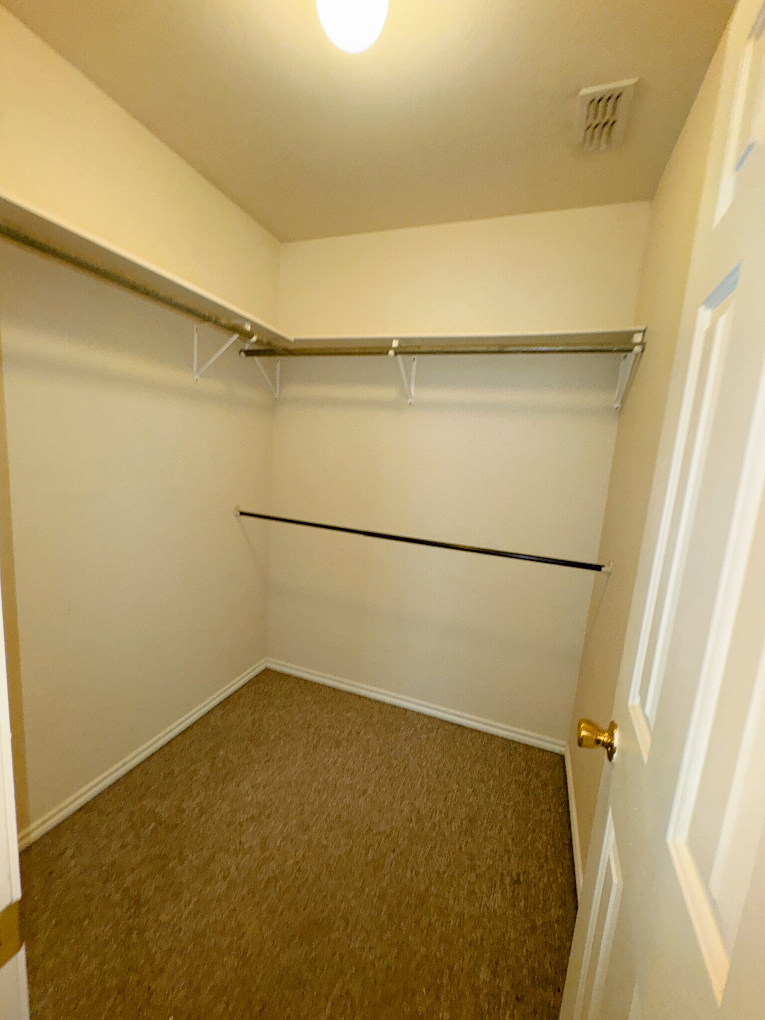 Building Photo - 309 S Water Ln