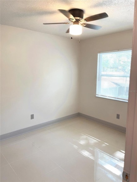 Building Photo - 7919 Lakeshore Dr