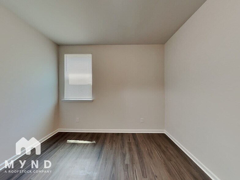 Building Photo - 707 Riverwood Pass