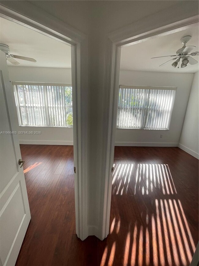 Building Photo - 703 NE 195th St