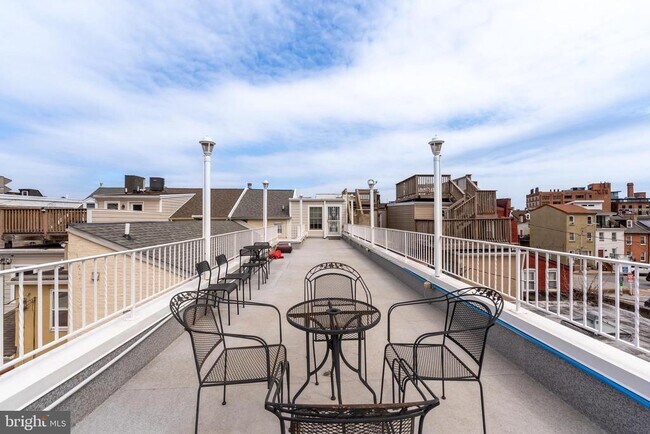 Building Photo - 316 Albemarle St