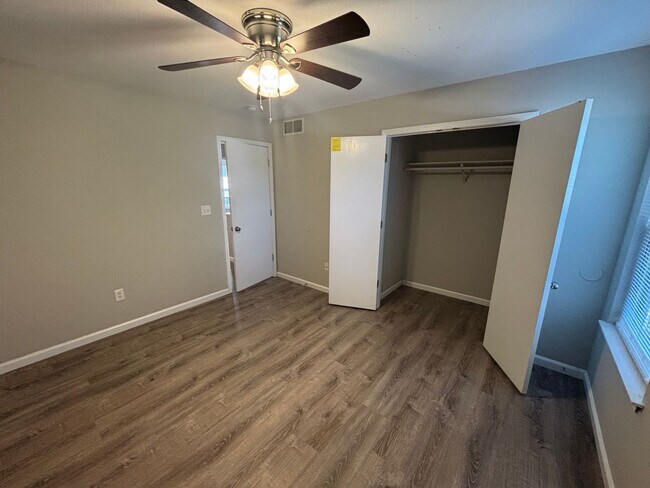 Building Photo - 5309-5311 Currituck Lane