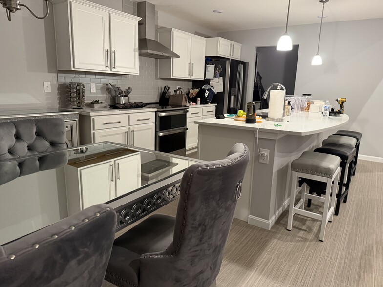 Building Photo - 6933 Daybreak Dr