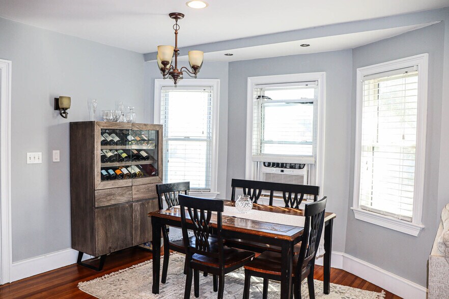 Building Photo - 36 Lancaster St