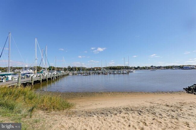 Building Photo - 123 Lee Dr