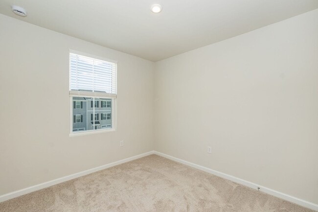 Building Photo - Brand New End-Unit Townhome in Raleigh