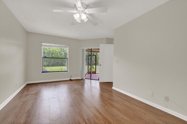 Building Photo - 6371 Toulon Dr