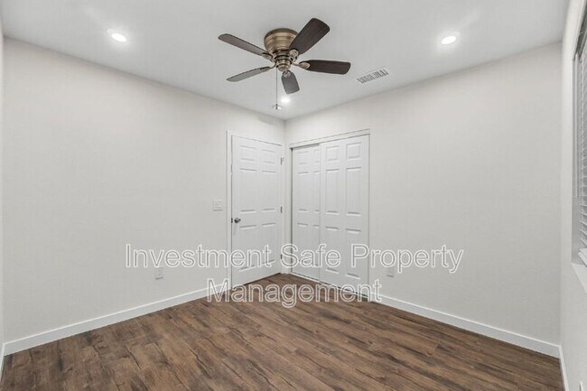 Building Photo - 1809 Devon Pl