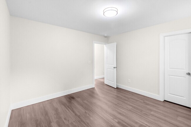 Building Photo - LIVE CLOSE TO THE ACTION — Modern 3-Bedroom Rental in Charlotte’s Reid Park!