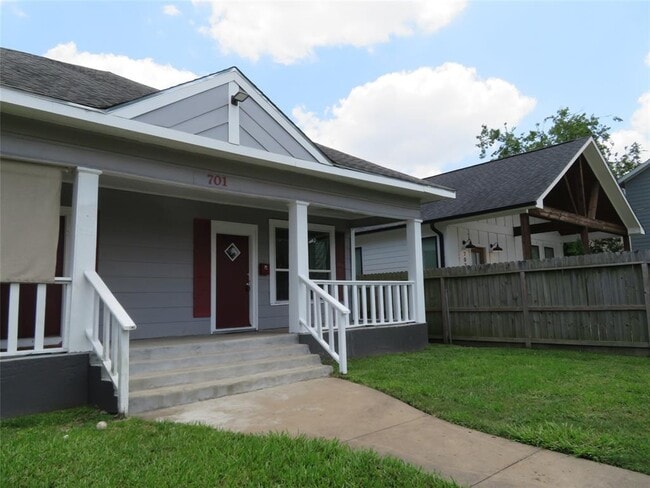 Building Photo - 701 Dumble St