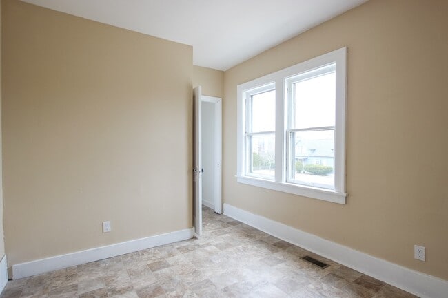 Building Photo - 1163 4th St