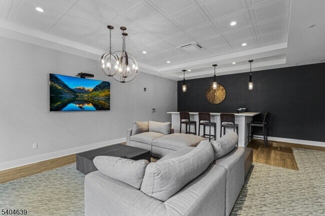 Building Photo - 300 Main St