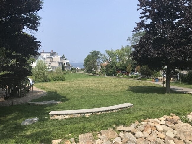 Building Photo - 25 1/2 King St