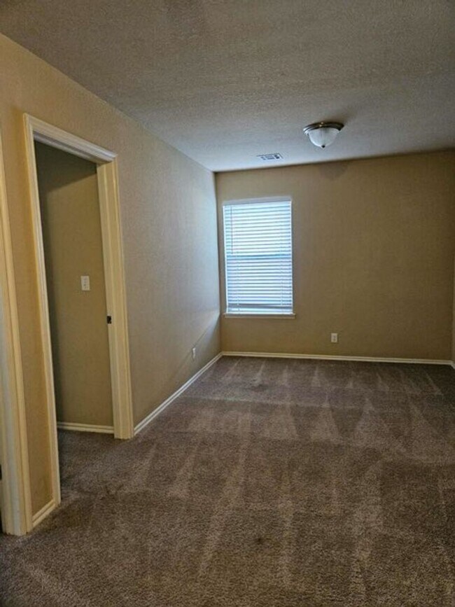 Building Photo - 3311 E Fairmont Pl