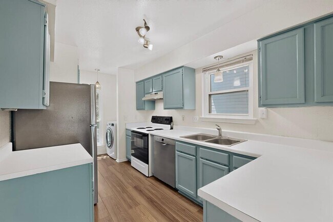 Building Photo - 2450 Wickersham Ln