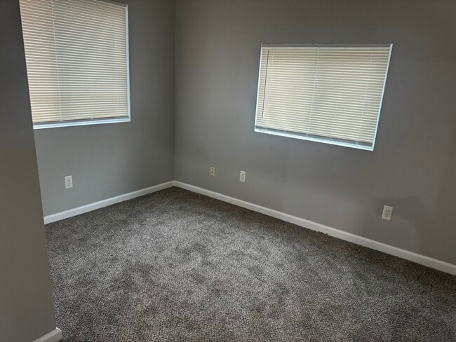 Building Photo - 28581 Brentwood St