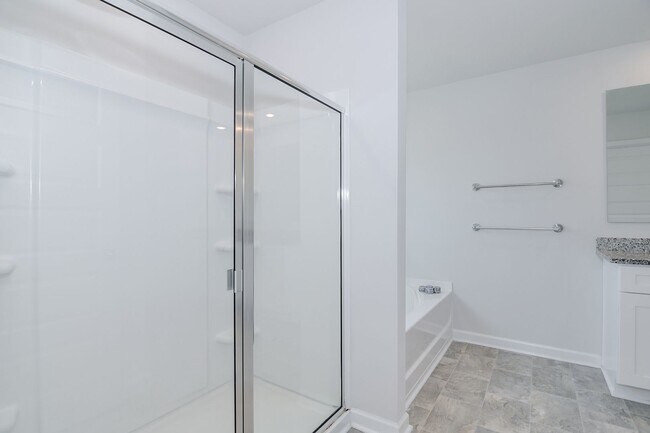 Building Photo - 4 Bedroom 3 Bathroom Two Story Home