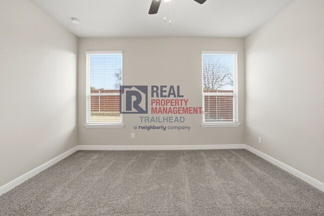 Building Photo - Spacious 4 Bedroom Home with Functional Layout