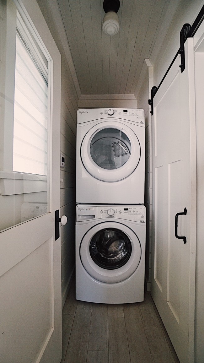 Building Photo - 1764 Rodney Dr