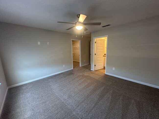 Building Photo - BRAND NEW Beautiful 3 Bed 2.5 Bath Townhou...