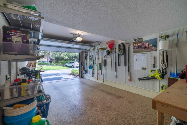 Building Photo - 3431 Harbor Dr