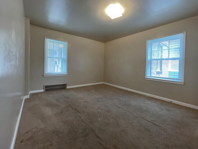 Building Photo - 4924 N 73rd St