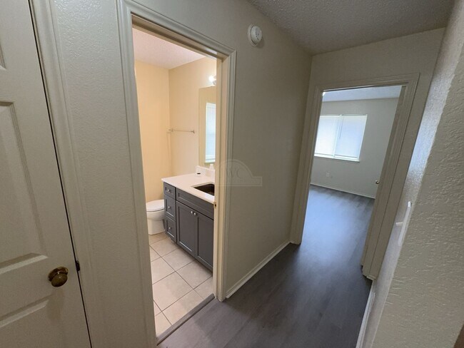Building Photo - 4303 Fawn Dr