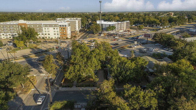 Building Photo - 1007 Gullett St