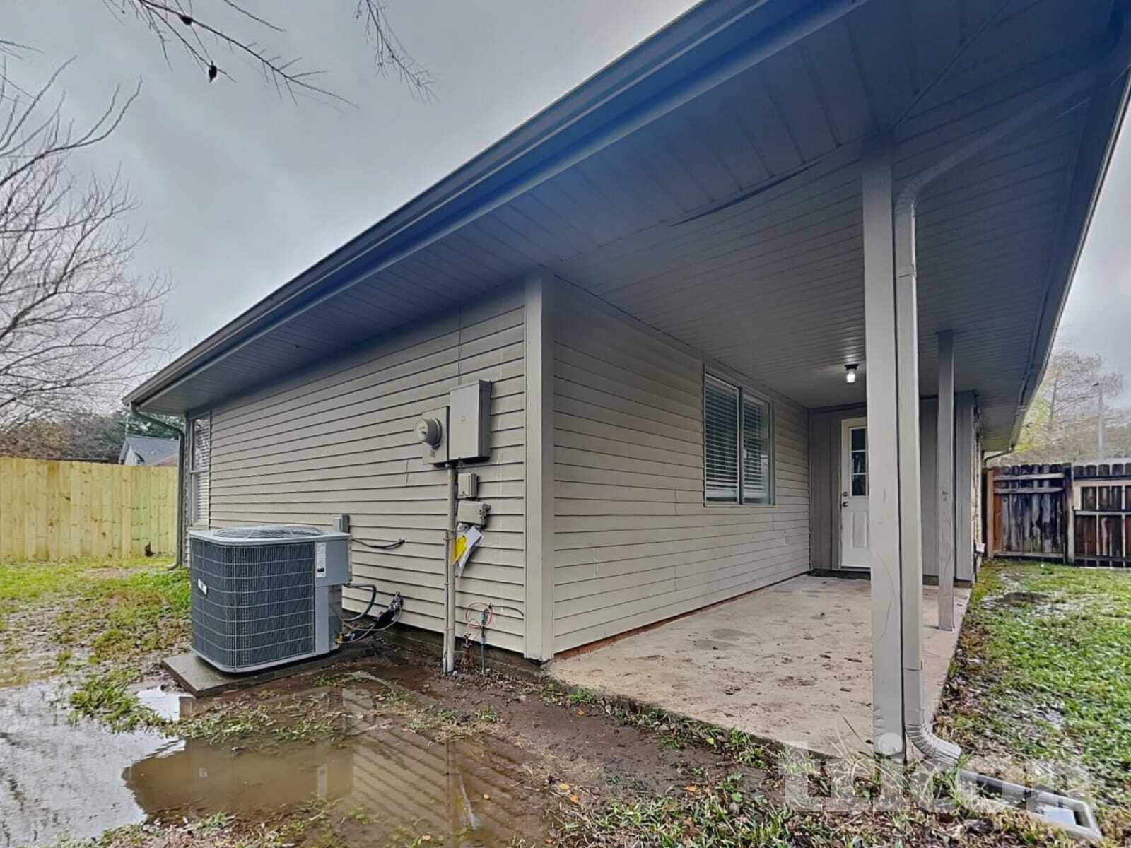 Building Photo - 15243 Bedford Glen Dr