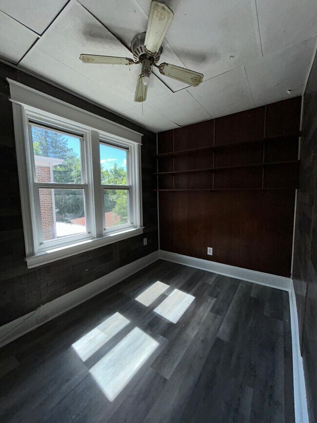 Building Photo - 59 Sanhican Dr