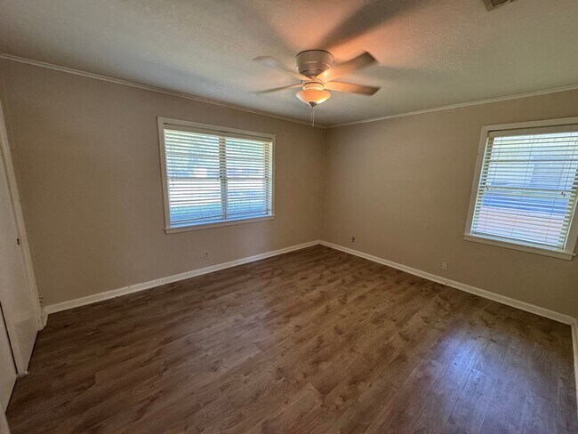 Building Photo - Gorgeous 3 Bedroom in Anderson Island