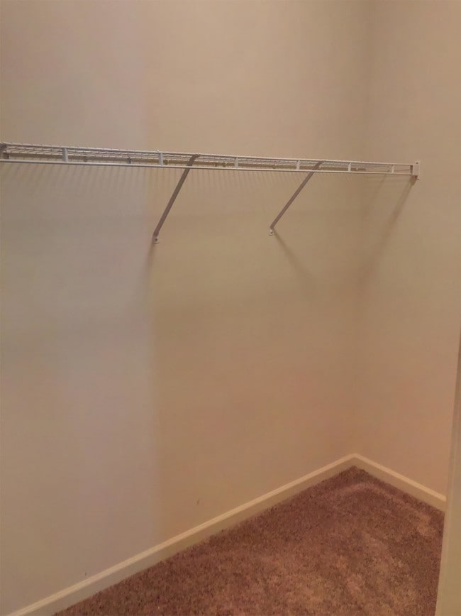 Building Photo - 2907 Blossom Park Drive Southeast