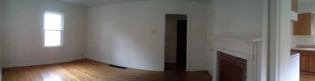Building Photo - 401 S Mitchell St