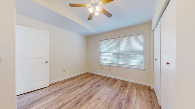Building Photo - 620 Segovia Rd