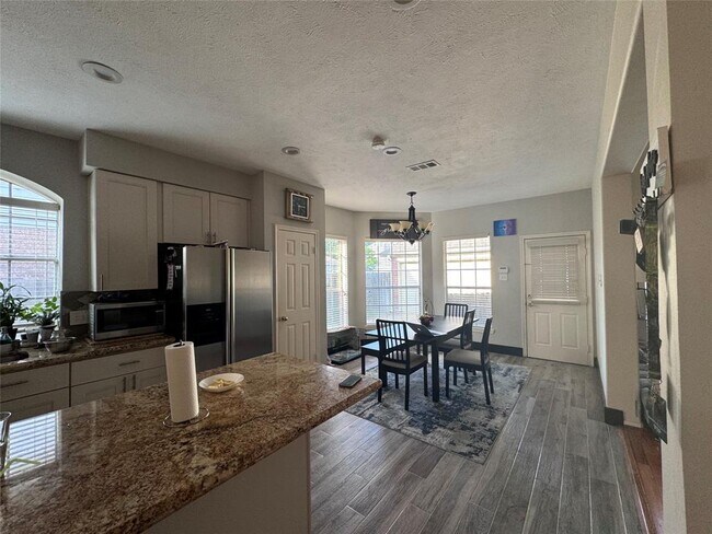 Building Photo - 5035 Plantation Colony Dr