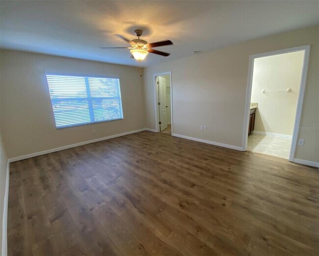 Building Photo - 12013 Greengate Dr