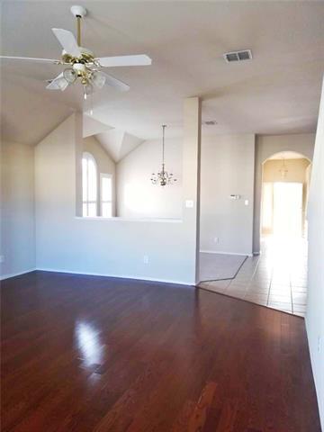 Building Photo - 1724 River Oaks Dr