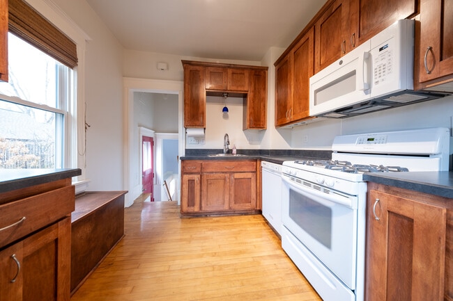 Building Photo - 4135 Quail Ave N