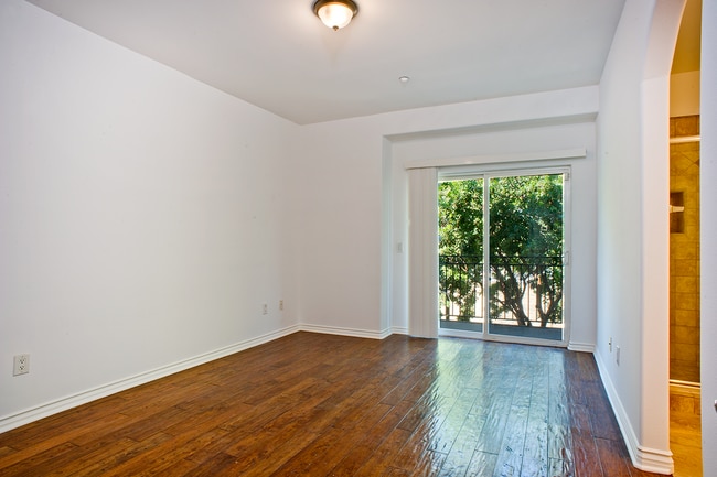 Building Photo - 2339 Chiquita Ln