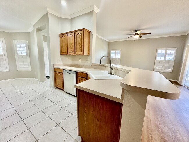 Building Photo - Recently Updated Two Bedroom Home in Sun City!