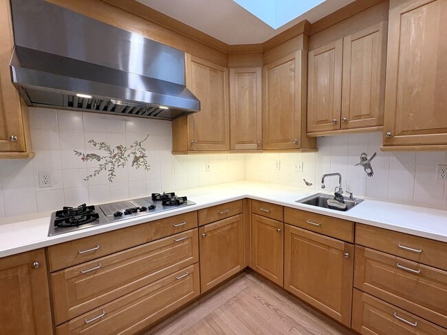 Building Photo - Beautifully Updated 3BD/2BA + Office Single-Family Home in Palo Alto