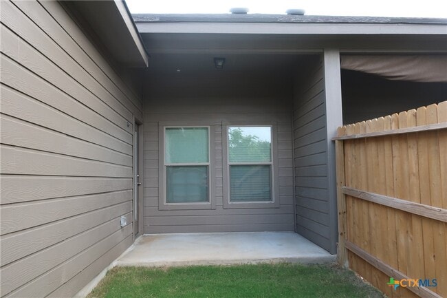 Building Photo - 1239 FM306