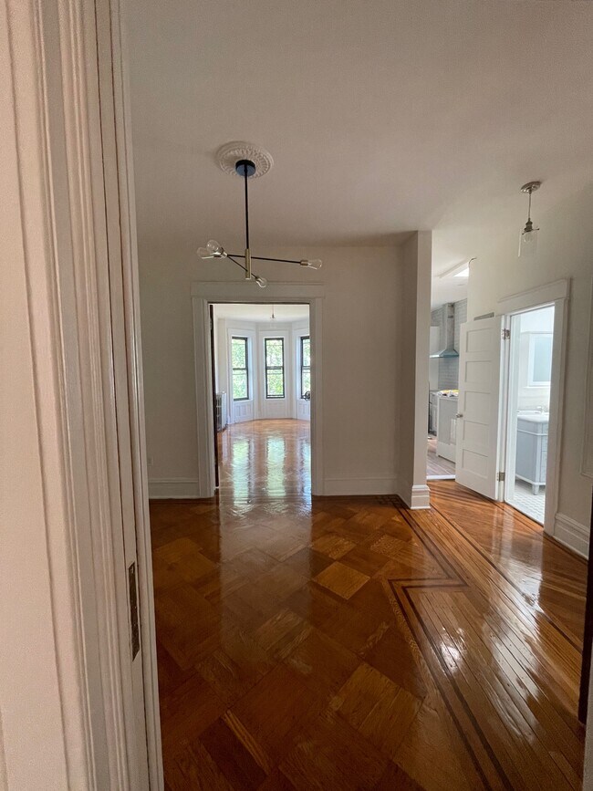 Building Photo - 549 Bay Ridge Pky