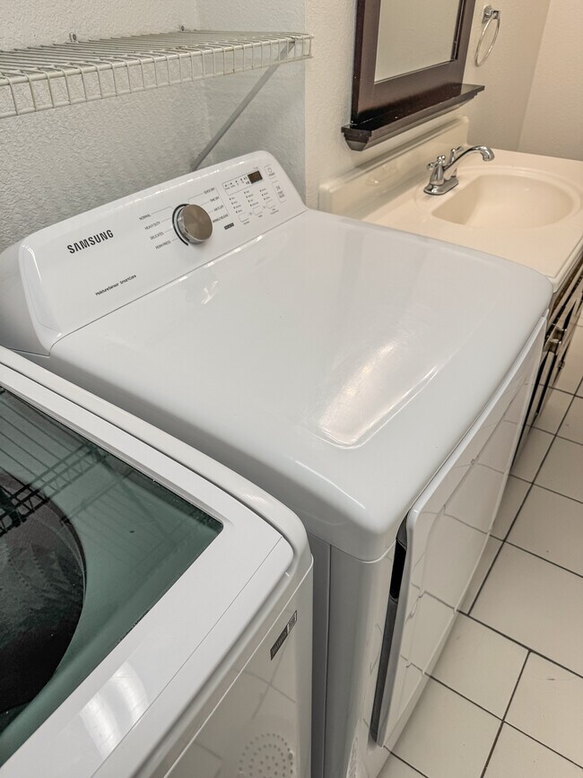 Building Photo - 8367 S Reed St