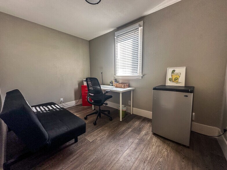 Building Photo - 5530 N Haight Ave