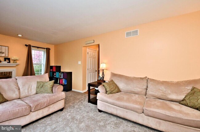 Building Photo - 800 Beacon Ct