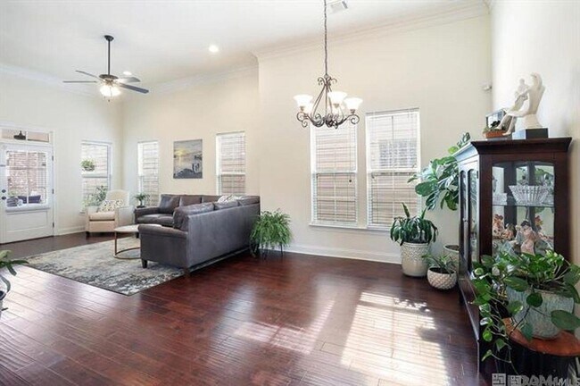 Building Photo - 14449 Royal Villa Dr