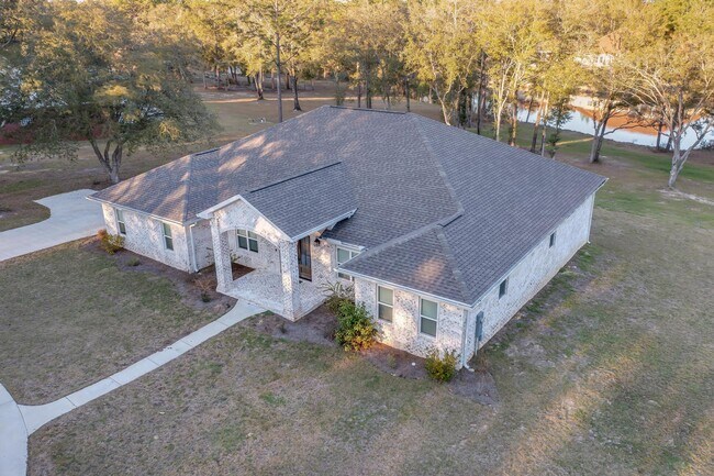 Building Photo - 1148 Sioux Cir